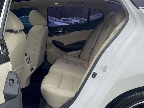 Used 2023 Nissan Maxima Platinum w/ Sport Mat Group image 9