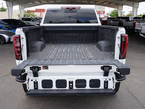 Used 2024 GMC Sierra 2500 AT4 w/ Technology Package AWD/4WD image 27