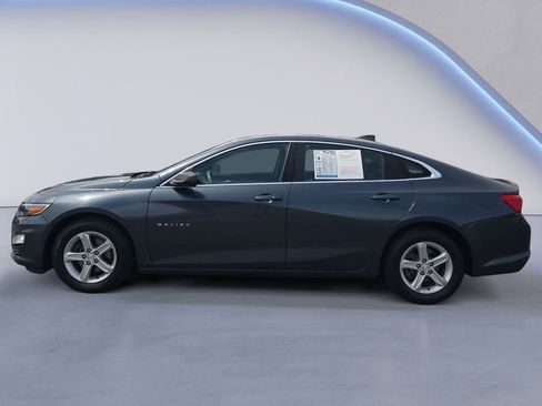 Used 2019 Chevrolet Malibu LS image 2