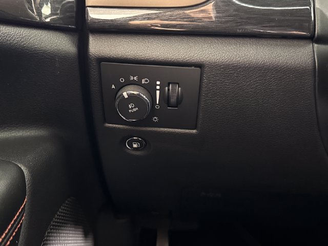 Used 2017 Jeep Grand Cherokee Laredo AWD/4WD image 35