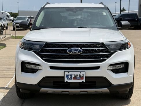 Used 2020 Ford Explorer XLT w/ Equipment Group 202A RWD image 8