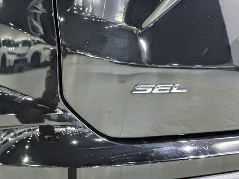 Used 2022 Ford Edge SEL image 21