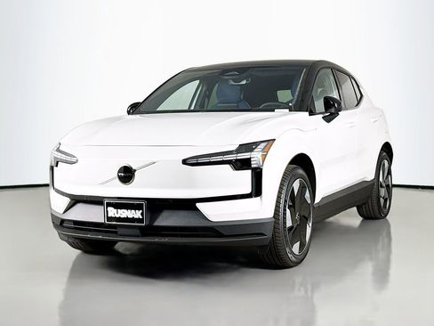 New 2026 Volvo EX30 Plus w/ Protection Package Premier image 3