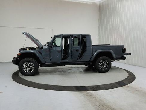 New 2026 Jeep Gladiator Rubicon w/ Steel Bumper Group AWD/4WD image 12
