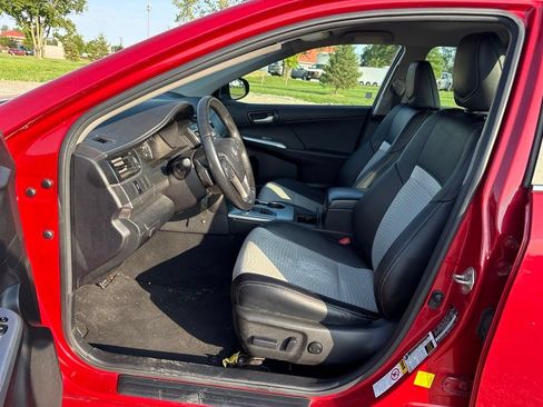 Used 2014 Toyota Camry SE FWD image 13