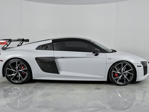Used 2017 Audi R8 V10 image 14