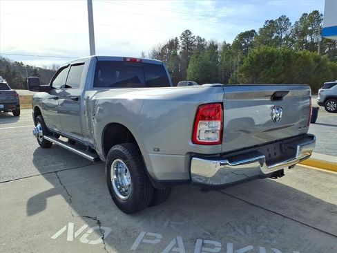 Used 2024 RAM 3500 Tradesman w/ Chrome Appearance Group image 3