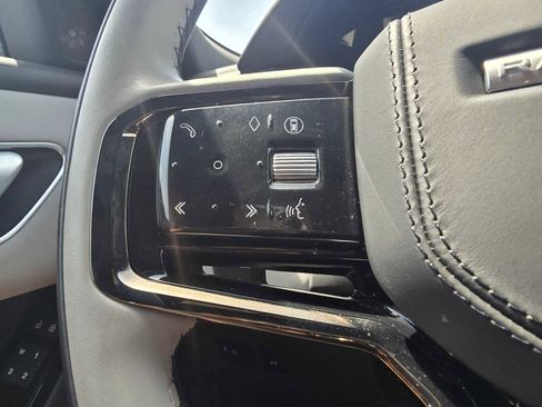 Used 2026 Land Rover Range Rover Velar Dynamic SE AWD/4WD image 32