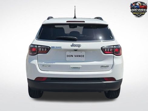 Used 2022 Jeep Compass Latitude AWD/4WD image 5