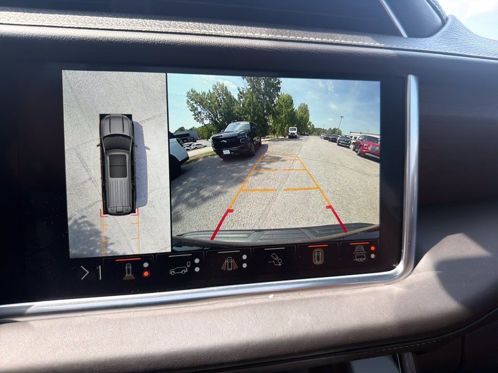 Used 2024 GMC Yukon XL Denali Ultimate AWD/4WD image 24