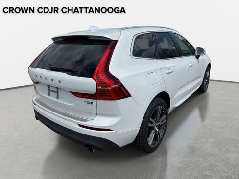 Used 2018 Volvo XC60 T5 Momentum w/ Convenience Package image 5