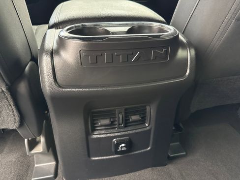 Used 2018 Nissan Titan SV w/ SV Convenience Package RWD image 38