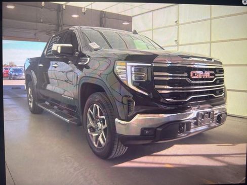 Used 2023 GMC Sierra 1500 SLT w/ SLT Premium Package image 1