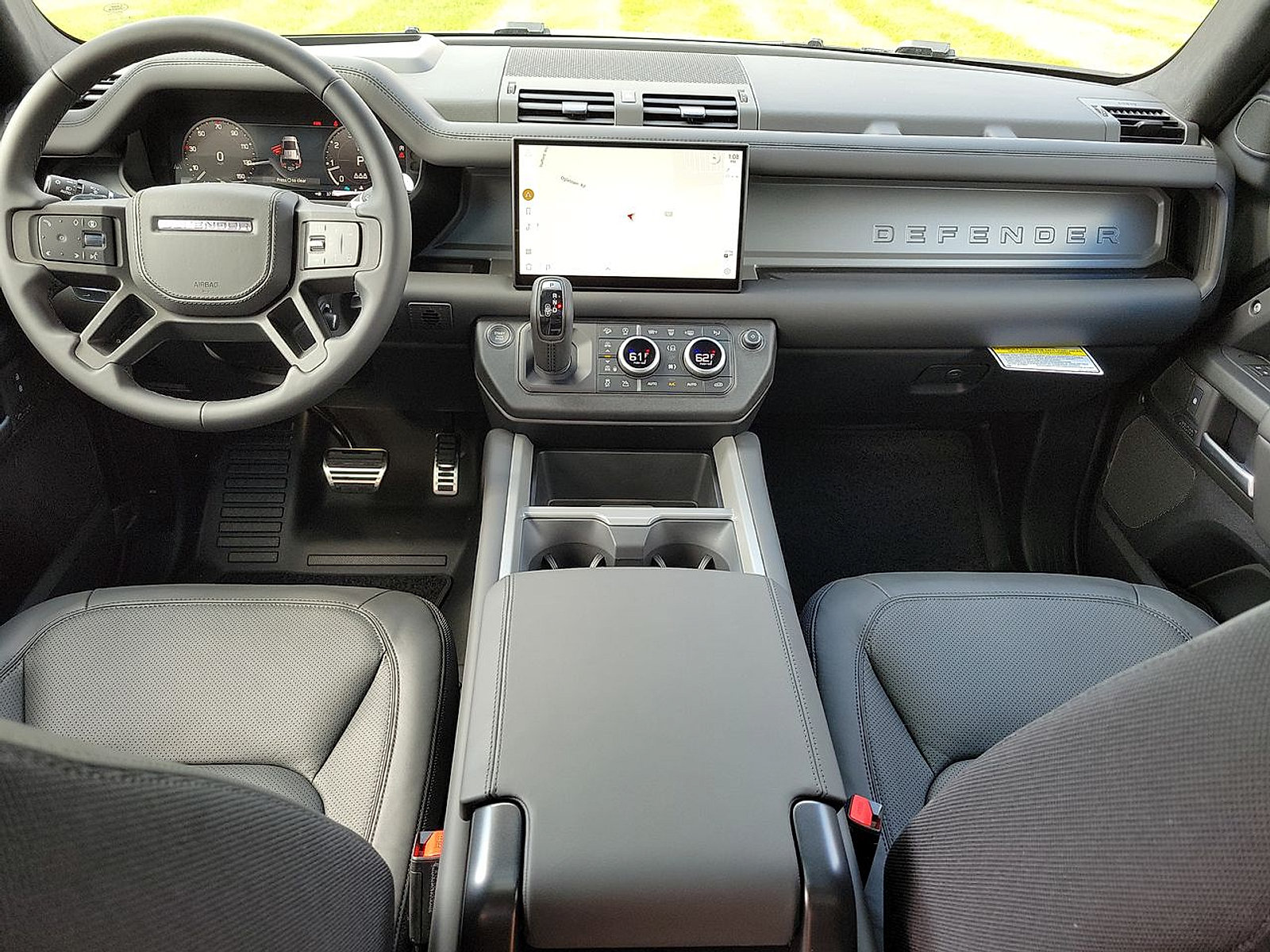 Certified 2025 Land Rover Defender 110 V8 AWD/4WD image 10