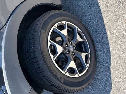 Used 2019 Subaru Crosstrek 2.0i Premium AWD/4WD image 4