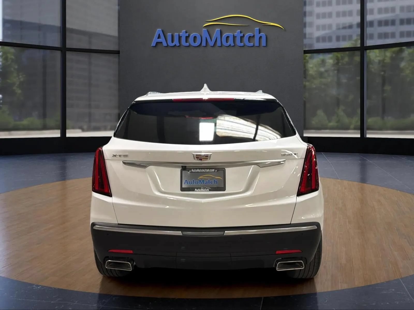 Used 2025 Cadillac XT5 Luxury w/ LPO, Floor Liner Package FWD image 10