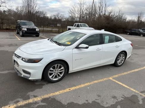 Used 2017 Chevrolet Malibu LT image 14
