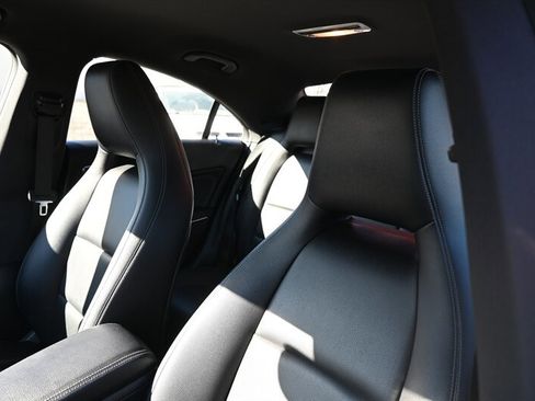 Used 2018 Mercedes-Benz CLA 250 image 17