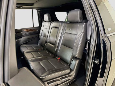 Used 2024 Cadillac Escalade ESV Premium Luxury AWD/4WD image 26