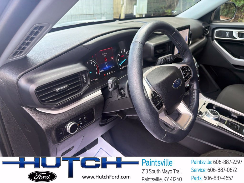 Used 2023 Ford Explorer XLT AWD/4WD image 25
