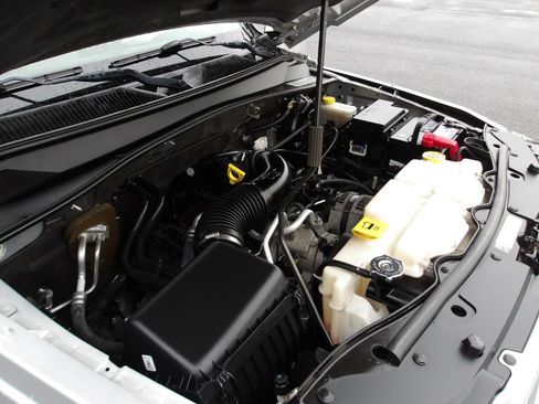 Used 2010 Jeep Liberty Sport AWD/4WD image 18