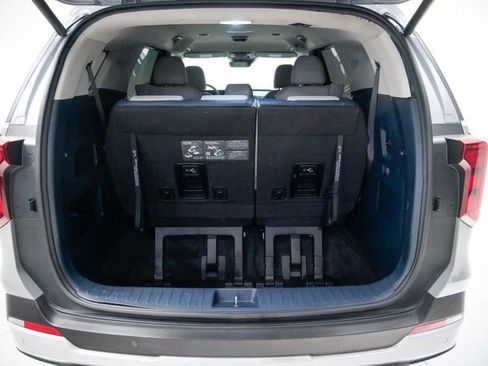 Used 2025 Kia Carnival EX FWD image 19