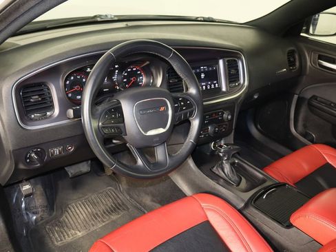 Used 2018 Dodge Charger SXT w/ Blacktop Package image 27