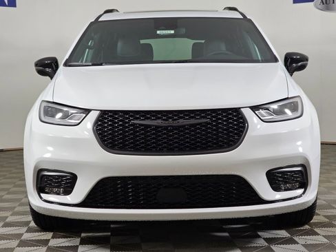 New 2026 Chrysler Pacifica Select FWD image 9
