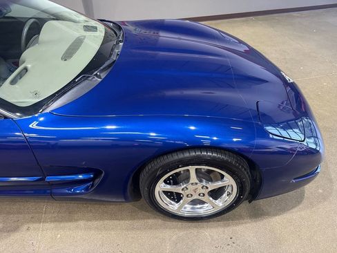 Used 2004 Chevrolet Corvette Convertible w/ Preferred Equipment Group RWD image 61