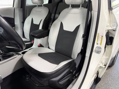 Used 2019 Jeep Compass Latitude w/ Cold Weather Group AWD/4WD image 20