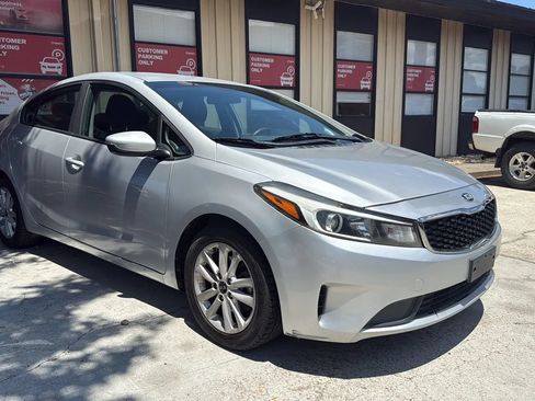 Used 2017 Kia Forte LX w/ LX Popular Package FWD image 3