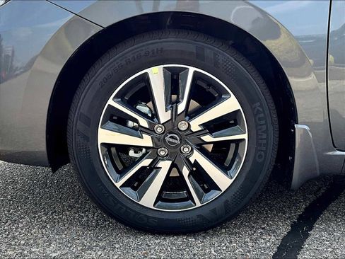 New 2025 Nissan Versa SV w/ Trunk Package image 8