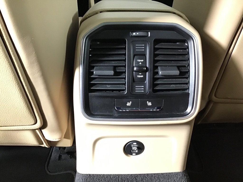Certified 2023 Porsche Macan Turbo AWD/4WD image 25