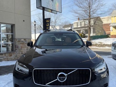 Used 2016 Volvo XC90 T6 Momentum w/ Momentum Plus Package image 2