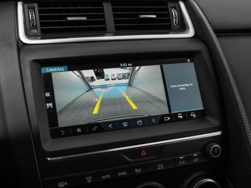 Used 2019 Jaguar E-PACE R-Dynamic SE image 22