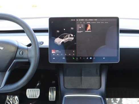 Used 2021 Tesla Model Y Performance image 15