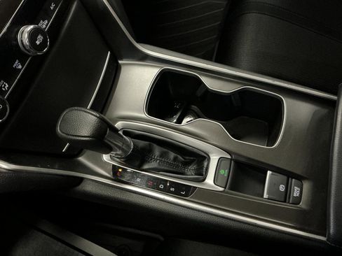 Used 2018 Honda Accord EX image 15