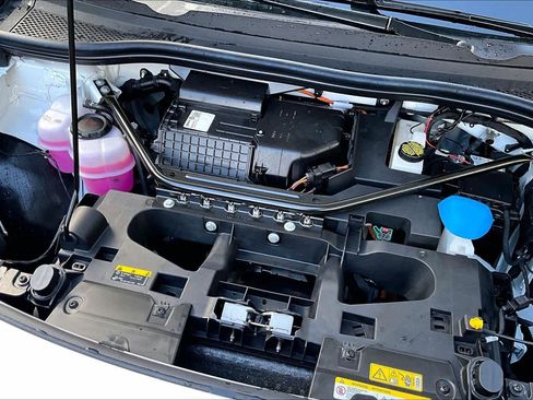 New 2026 Volkswagen ID.4 Pro image 17