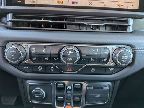 New 2026 Jeep Gladiator Mojave image 27