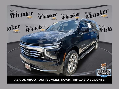 Certified 2025 Chevrolet Suburban LT RWD image 1