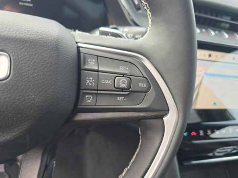 New 2026 Jeep Grand Cherokee Altitude AWD/4WD image 32