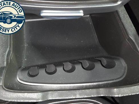 Used 2025 Chrysler Pacifica Select FWD image 17