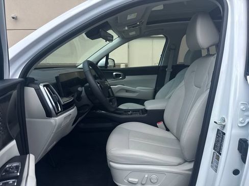 Used 2026 Kia Sorento S w/ S Panoramic Sunroof Package FWD image 9