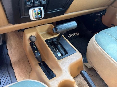 Used 1998 Jeep Wrangler Sahara AWD/4WD image 24