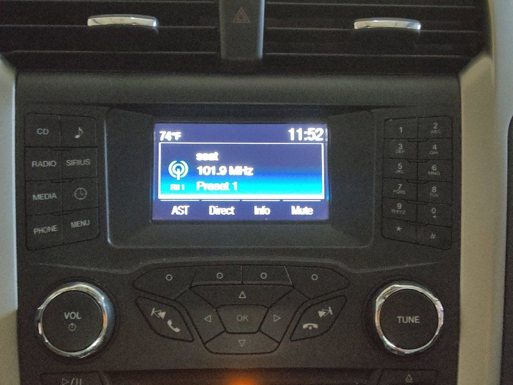 Used 2014 Ford Fusion SE w/ Equipment Group 202A FWD image 25