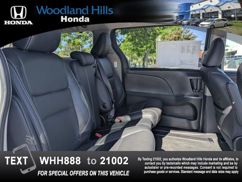 Used 2017 Toyota Sienna SE Premium FWD image 24