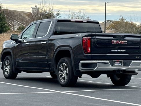 Used 2025 GMC Sierra 1500 SLT image 7