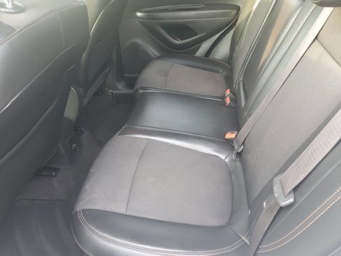 Used 2019 Chevrolet Trax LT w/ LT Convenience Package image 7