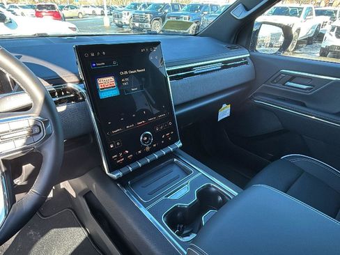 New 2026 GMC Sierra EV Elevation image 19