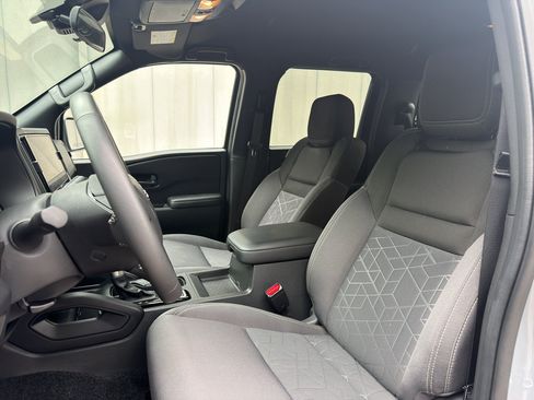 Certified 2026 Nissan Frontier SV w/ All-Weather Content Package AWD/4WD image 11